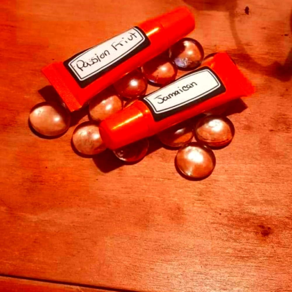 Lipgloss passion fruit and jamaican fruit
